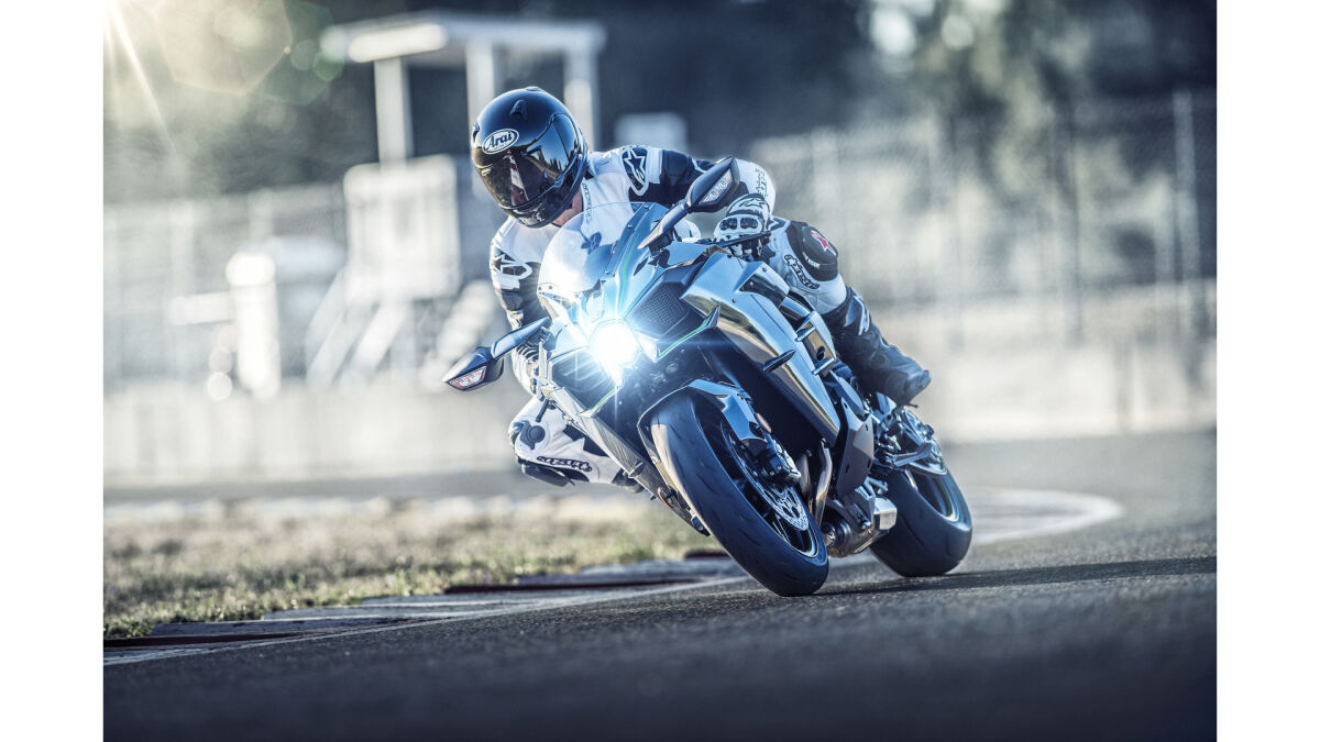 Kawasaki stellt noch leistungsstärkere Ninja H2 & Ninja H2 Carbon vor